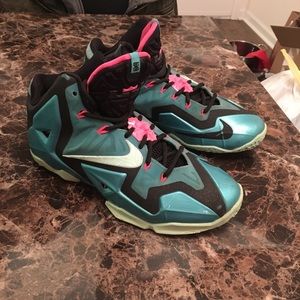 Lebron XI south beach